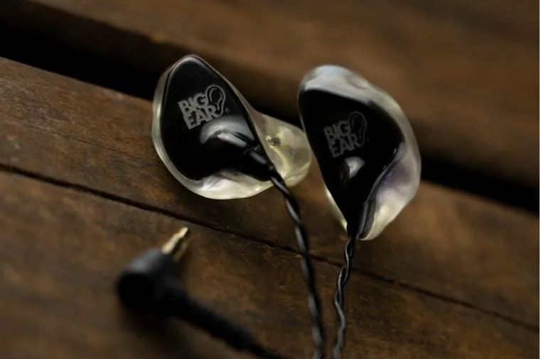 Single transducer custom stereo headphones